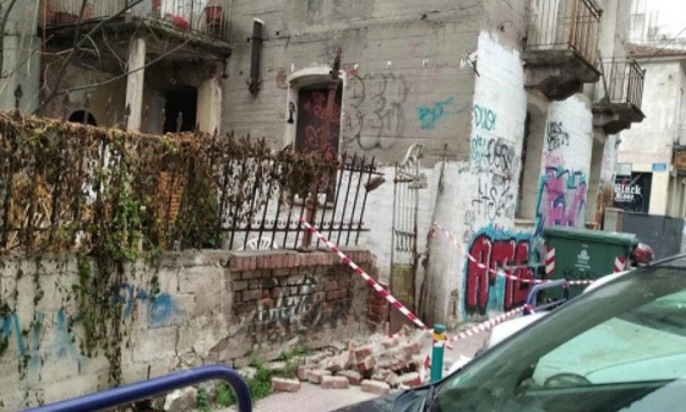Λάρισα: Ξεσπά ο πατέρας του 22χρονου φοιτητή που καταπλακώθηκε από τοίχο–«Πέθανε για μία κλοτσιά»